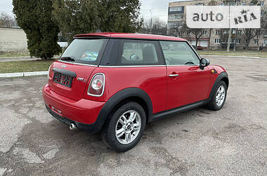 Хэтчбек MINI Hatch 2010 в 