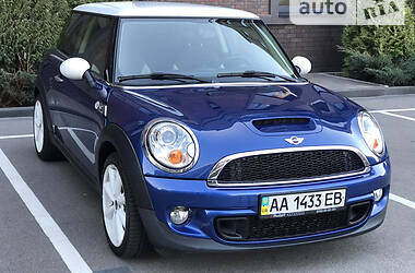 Хэтчбек MINI Hatch 2012 в Киеве