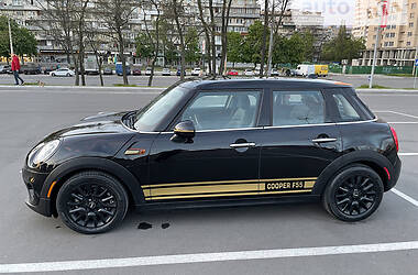 Хэтчбек MINI Hatch 2017 в Киеве