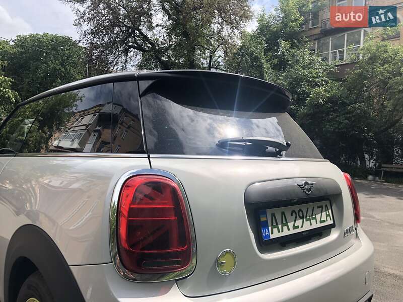 Хэтчбек MINI Hatch 2020 в Киеве