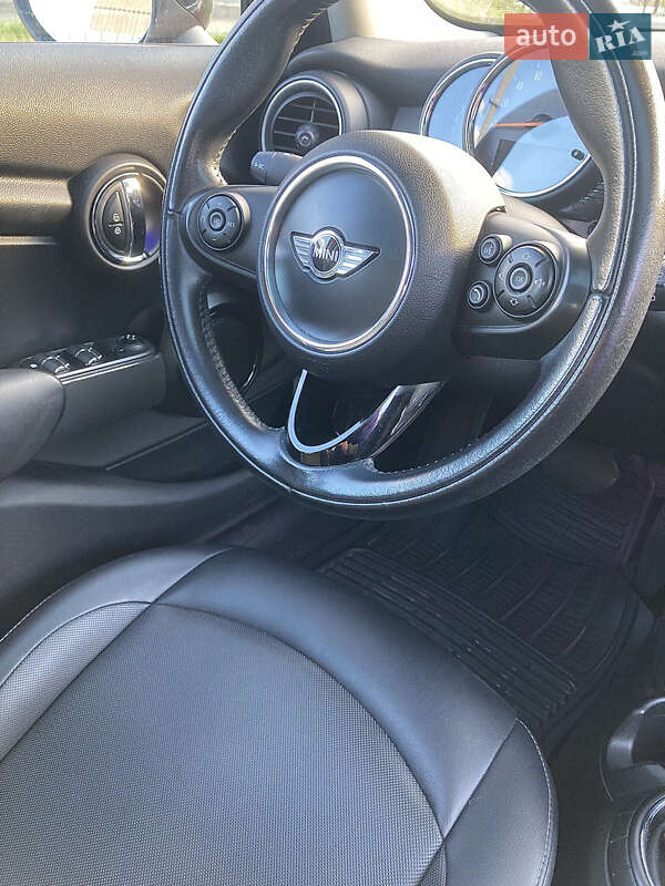 Хэтчбек MINI Hatch 2015 в Киеве