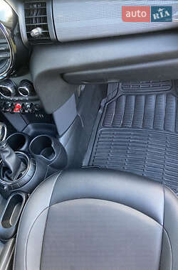 Хэтчбек MINI Hatch 2015 в Киеве