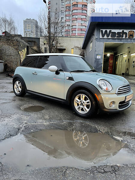 Хэтчбек MINI Hatch 2011 в Киеве