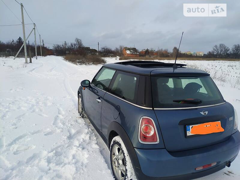 Хэтчбек MINI Hatch 2010 в Полтаве