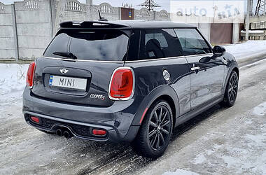 Хэтчбек MINI Hatch 2014 в Киеве