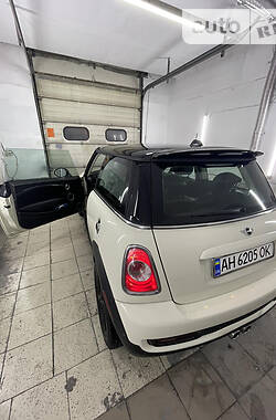 Хэтчбек MINI Hatch 2012 в Львове