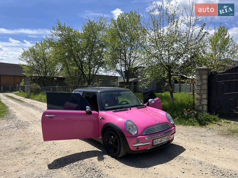 Хэтчбек MINI Hatch 2003 в Черной Тисе