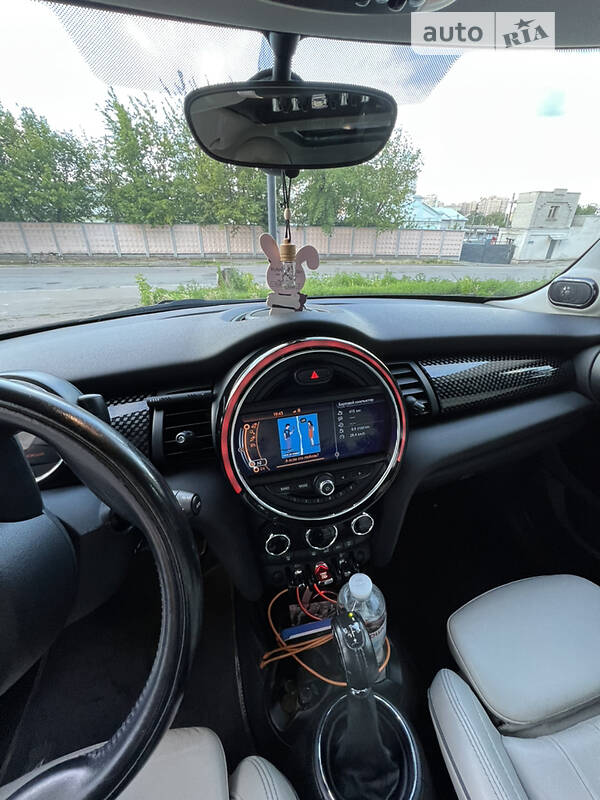 Хетчбек MINI Hatch 2014 в Києві
