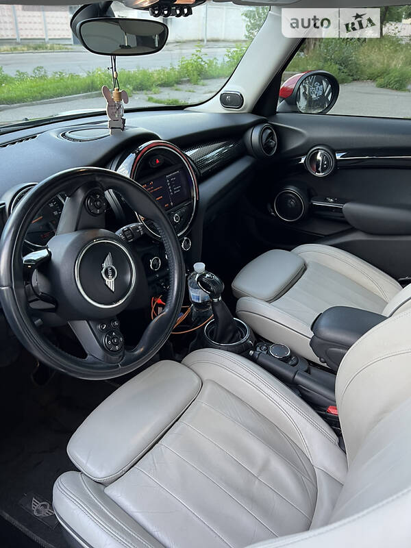 Хетчбек MINI Hatch 2014 в Києві