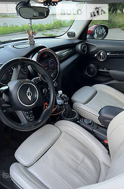 Хетчбек MINI Hatch 2014 в 