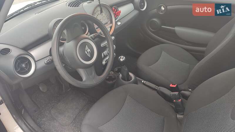 Купе MINI Hatch 2009 в Шацьку фото 7 Купе MINI Hatch 2009 в Шацьку