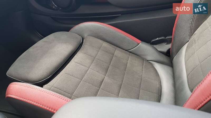 Хетчбек MINI Hatch 2018 в Києві