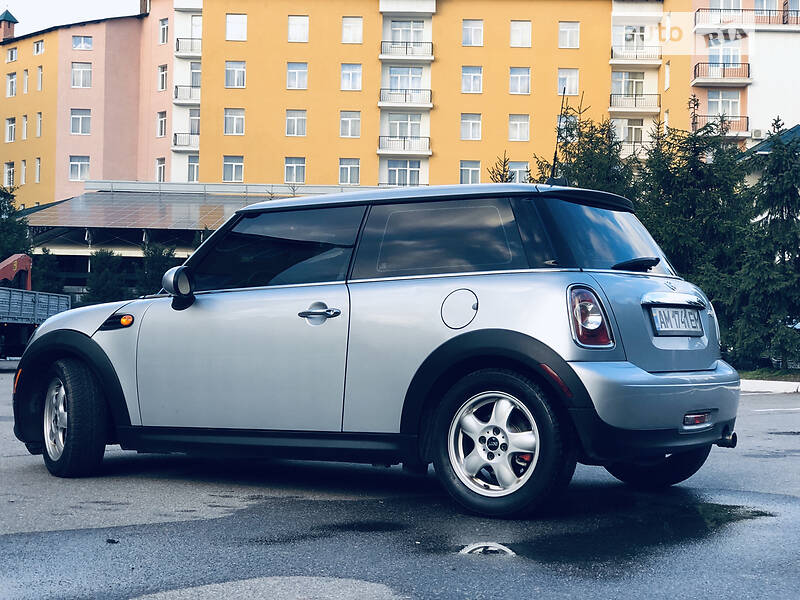 Хетчбек MINI Hatch 2010 в Києві