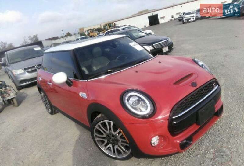 Хэтчбек MINI Hatch 2018 в Львове