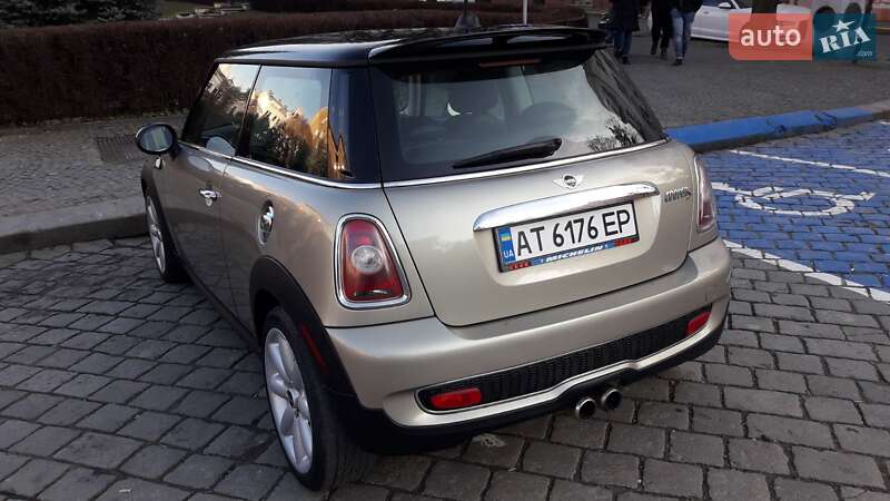 Седан MINI Hatch 2008 в Чернівцях