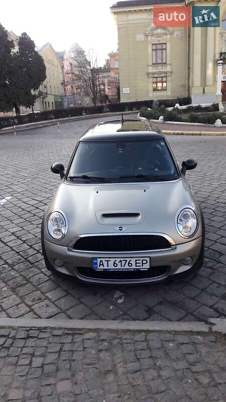 Седан MINI Hatch 2008 в Чернівцях