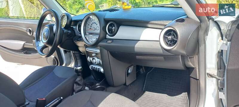Хэтчбек MINI Hatch 2007 в Дубно