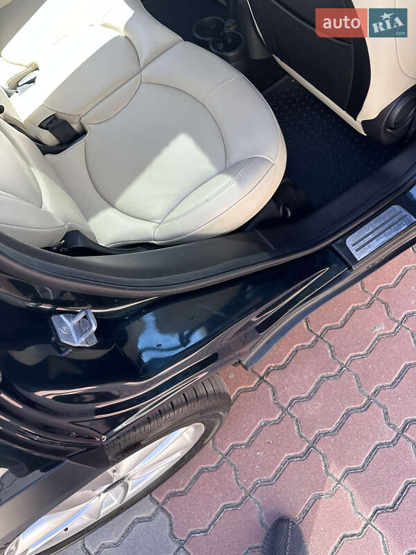 Хетчбек MINI Hatch 2013 в Києві