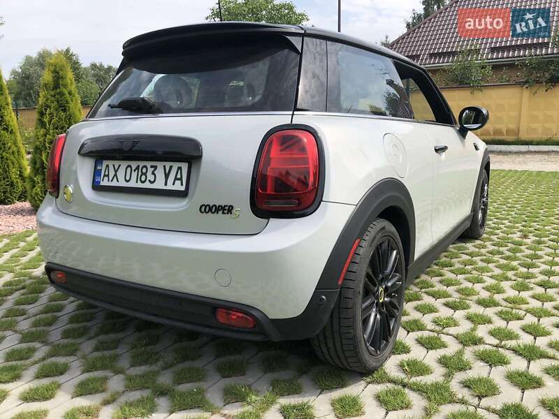 Купе MINI Hatch 2021 в Киеве