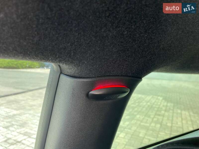 Седан MINI Hatch 2011 в Кам'янському