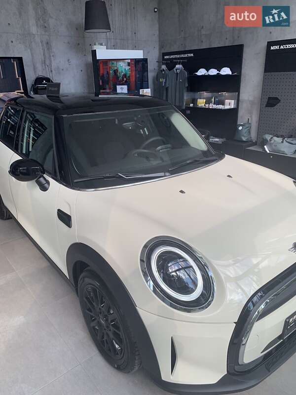 Хэтчбек MINI Hatch 2022 в Киеве