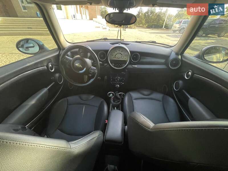 Хэтчбек MINI Hatch 2011 в Одессе