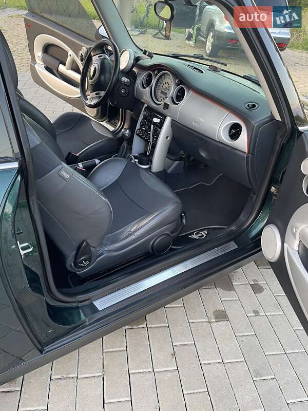 Хетчбек MINI Hatch 2003 в Хусті