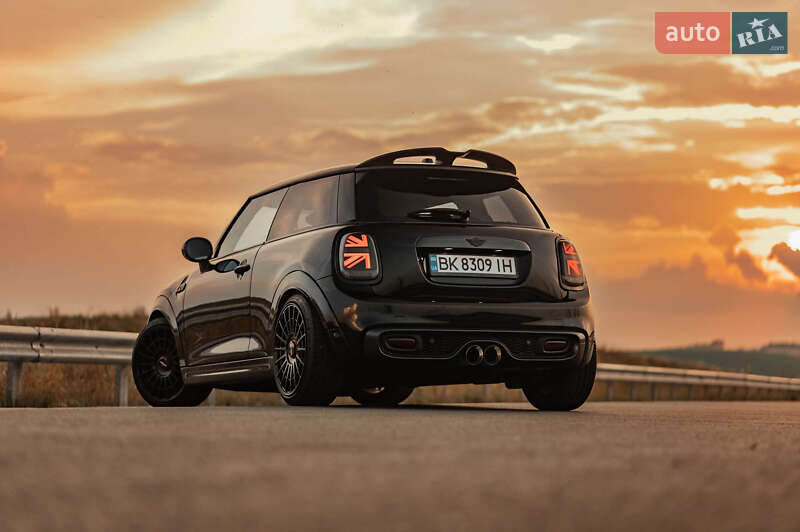 Хетчбек MINI Hatch 2015 в Рівному