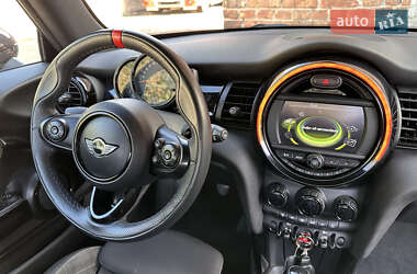 Хэтчбек MINI Hatch 2015 в Ровно