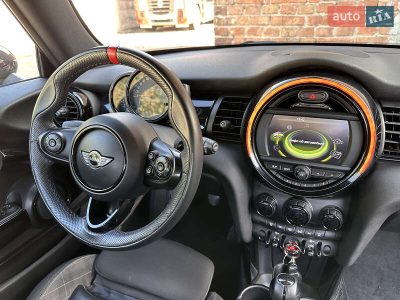 Хетчбек MINI Hatch 2015 в Рівному