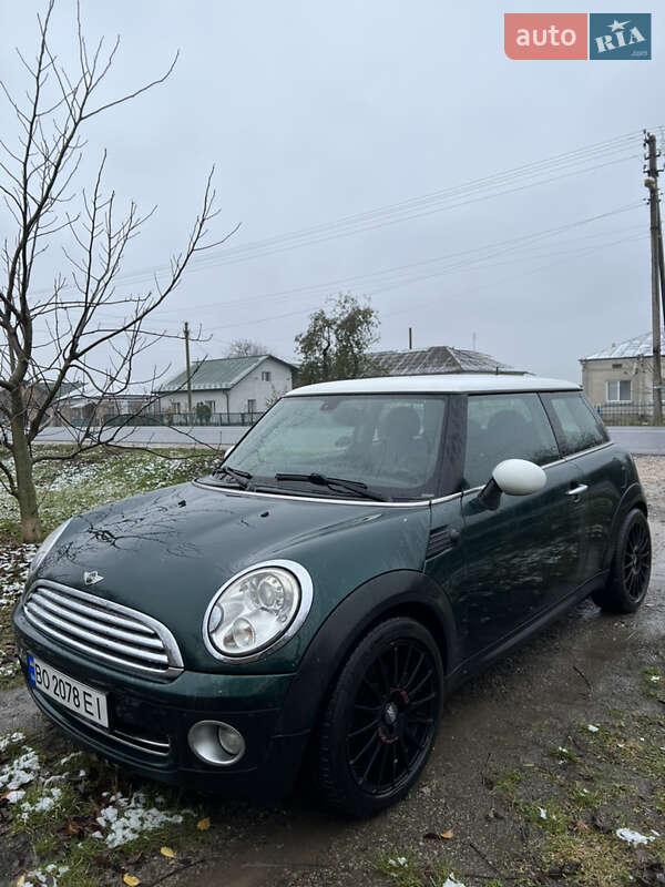 Хэтчбек MINI Hatch 2010 в Теребовле