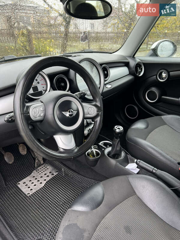 Хэтчбек MINI Hatch 2010 в Теребовле