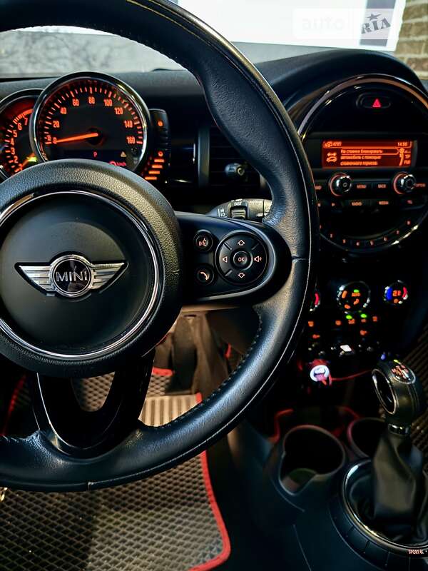 Хетчбек MINI Hatch 2016 в Дніпрі