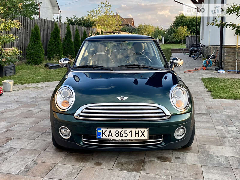 Хэтчбек MINI Hatch 2009 в Киеве