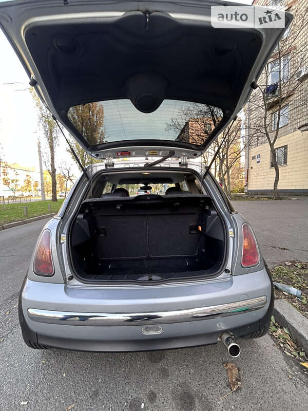 Хэтчбек MINI Hatch 2004 в Киеве