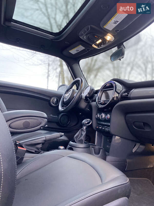 Хетчбек MINI Hatch 2017 в Львові