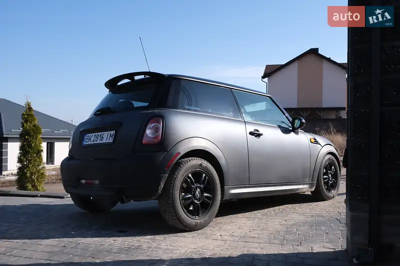 Хэтчбек MINI Hatch 2012 в 