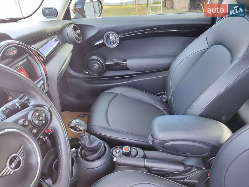 Хетчбек MINI Hatch 2019 в Пирятині