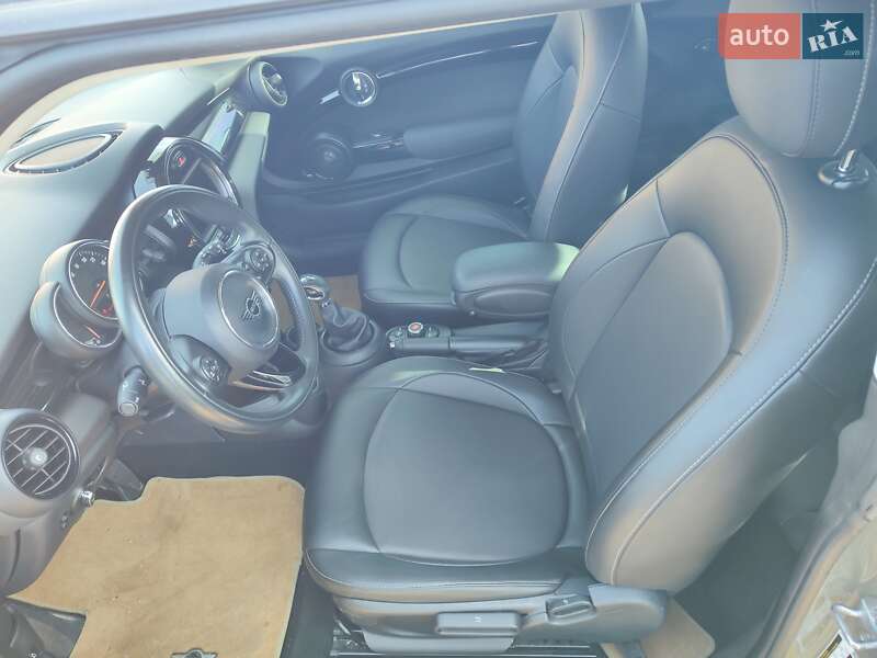 Хетчбек MINI Hatch 2019 в Пирятині