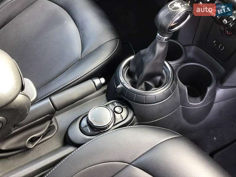 Хэтчбек MINI Hatch 2015 в Киеве