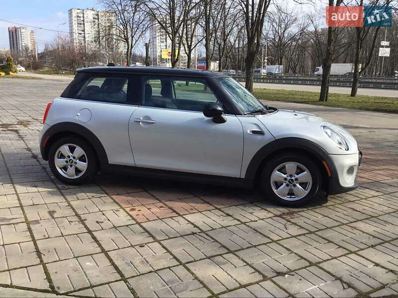 Хэтчбек MINI Hatch 2015 в Киеве