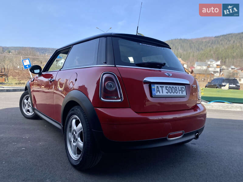 Хэтчбек MINI Hatch 2010 в Яремче