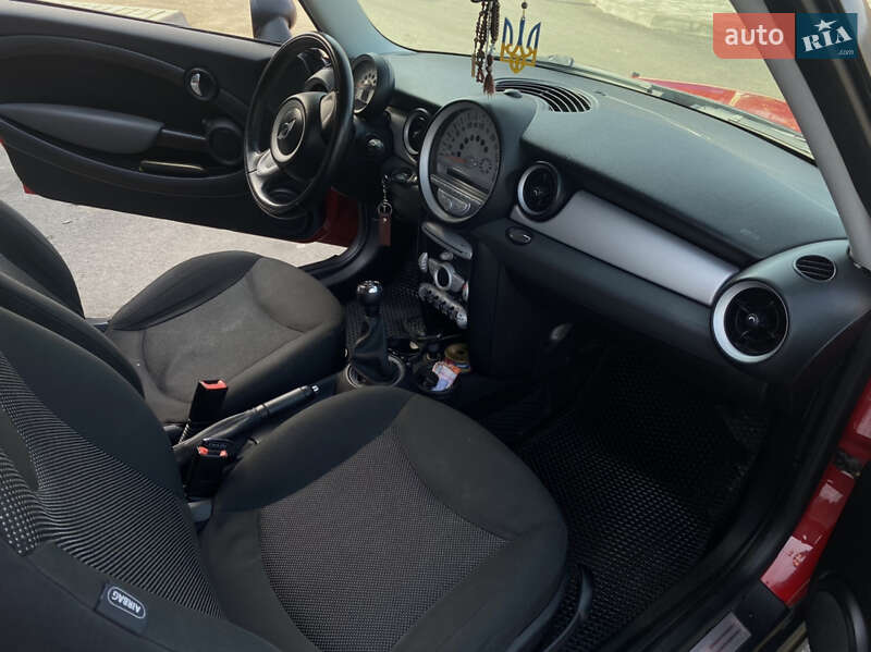 Хэтчбек MINI Hatch 2010 в Яремче