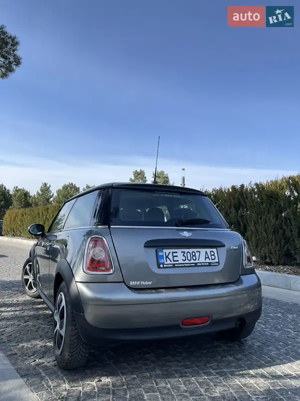 Хэтчбек MINI Hatch 2010 в 