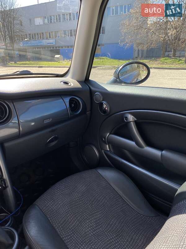 Хетчбек MINI Hatch 2003 в Запоріжжі