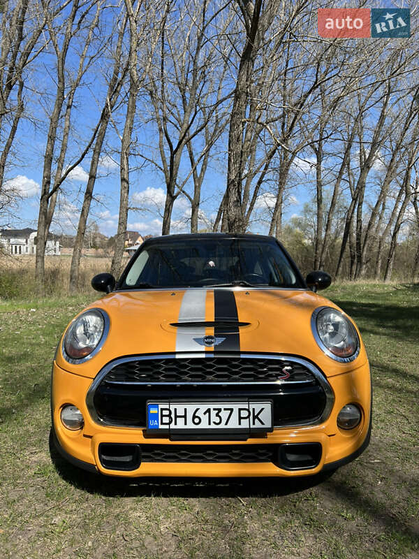 Хетчбек MINI Hatch 2015 в Кропивницькому