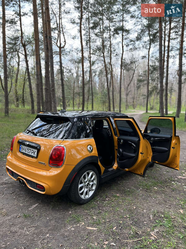 Хетчбек MINI Hatch 2015 в Кропивницькому