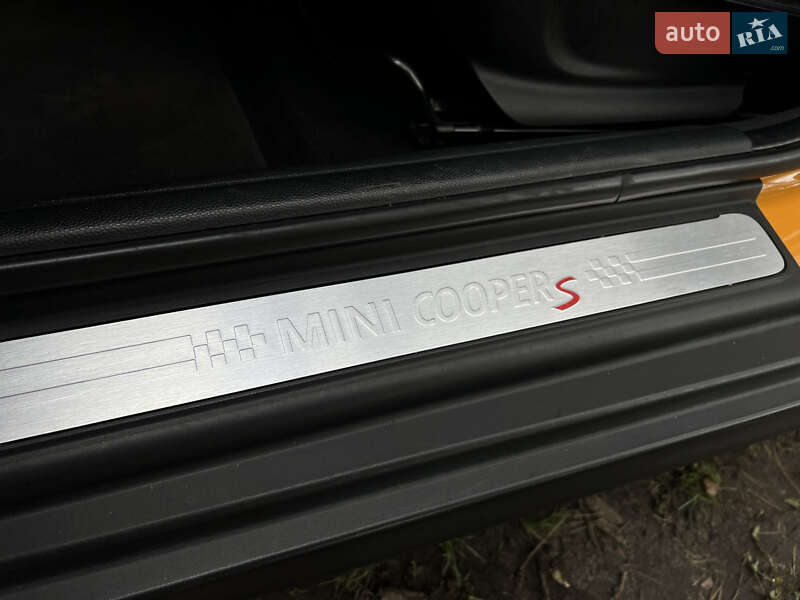 Хетчбек MINI Hatch 2015 в Кропивницькому