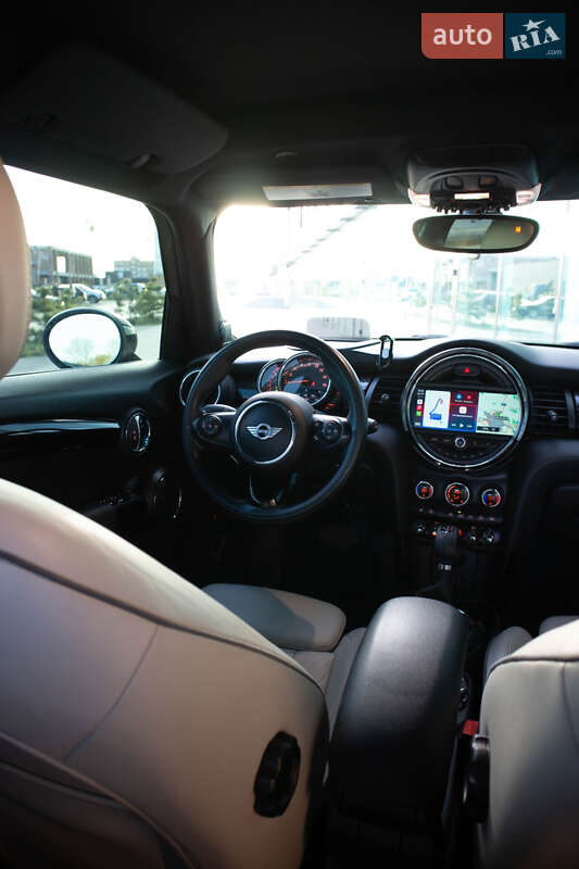 Хэтчбек MINI Hatch 2016 в Киеве