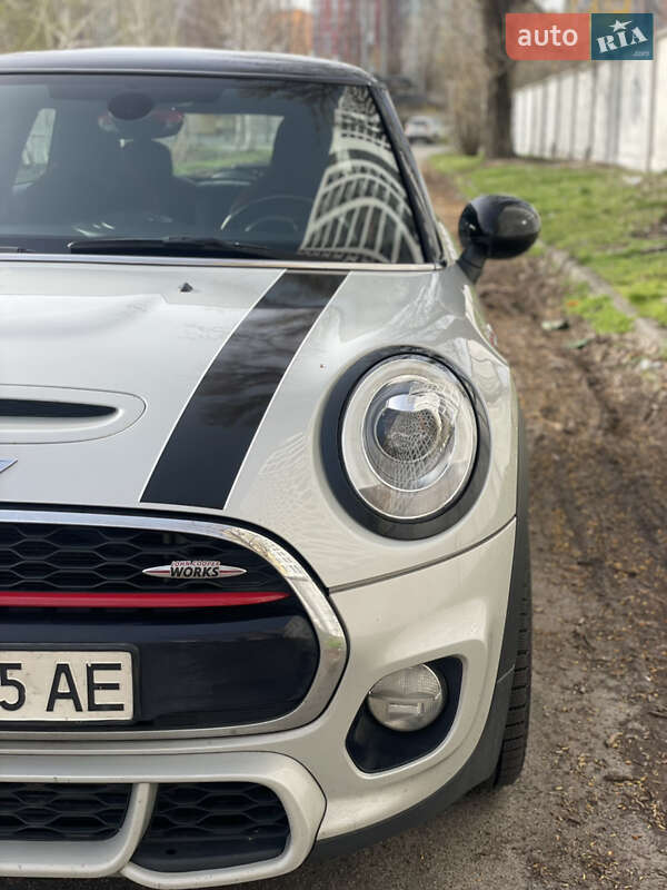 Хэтчбек MINI Hatch 2016 в Киеве